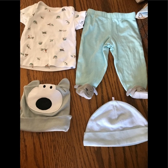 Carter’s Newborn 4 piece Set - Picture 6 of 6